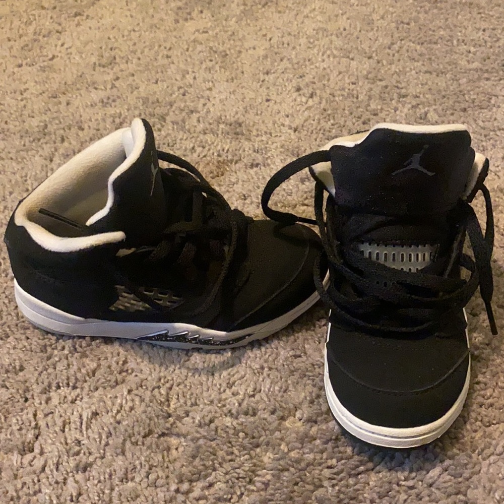 Nike kids Jordan’s SZ 9c